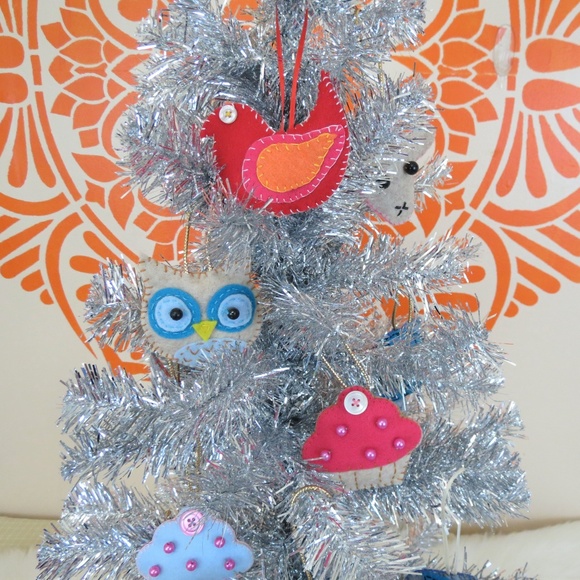Handmade Plush Felt Ornaments! - Picture 2 of 3